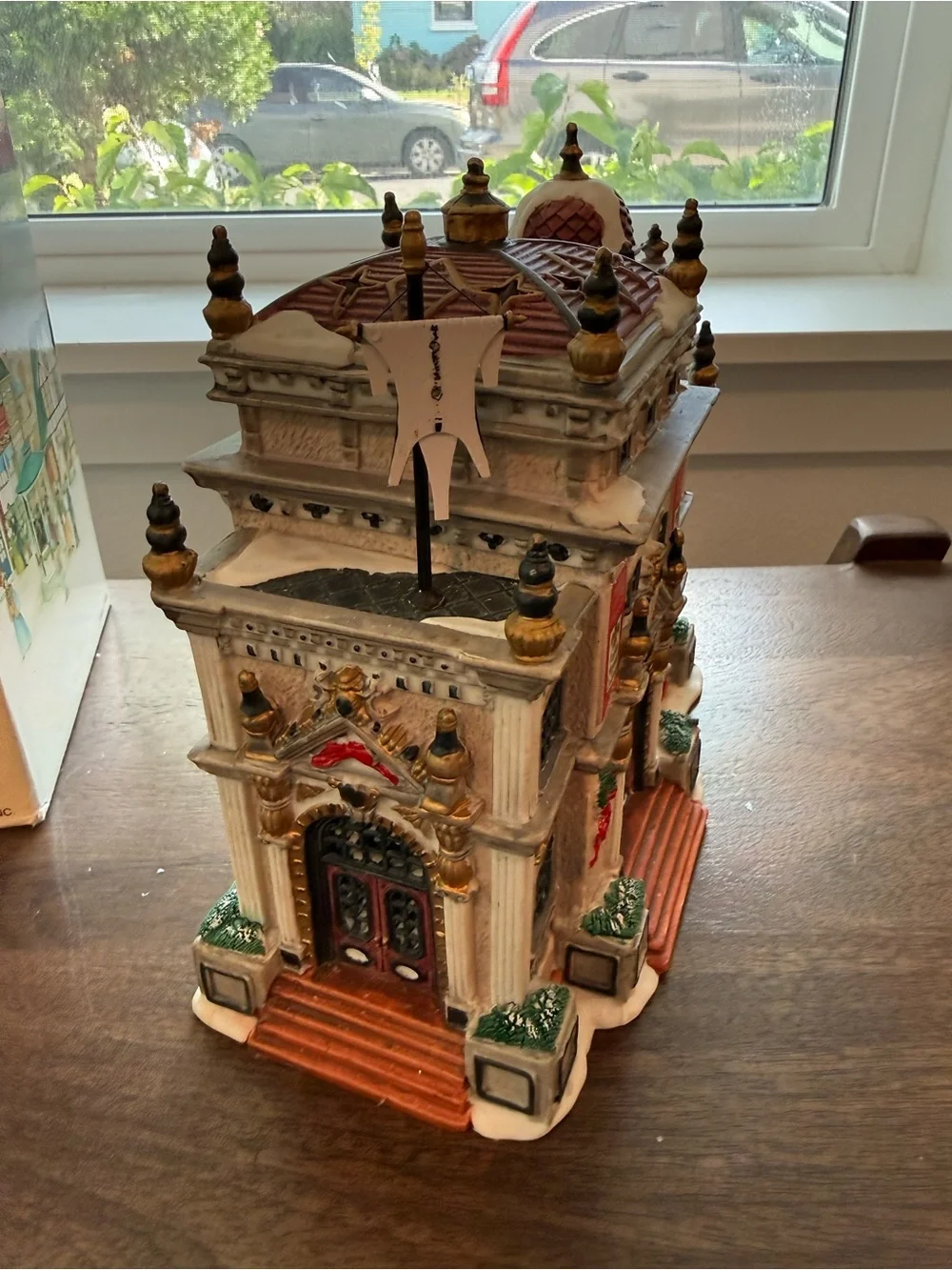 Lemax museum of history - retired.Holiday Porcelain Lighted House -